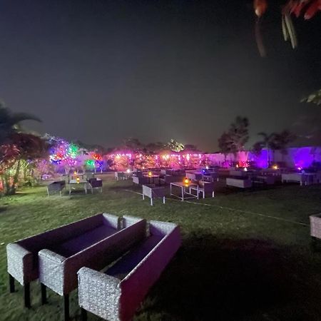 The Black Leaf Hotel Rāipur Kültér fotó