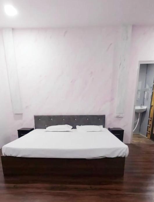The Black Leaf Hotel Rāipur Kültér fotó
