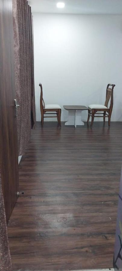 The Black Leaf Hotel Rāipur Szoba fotó