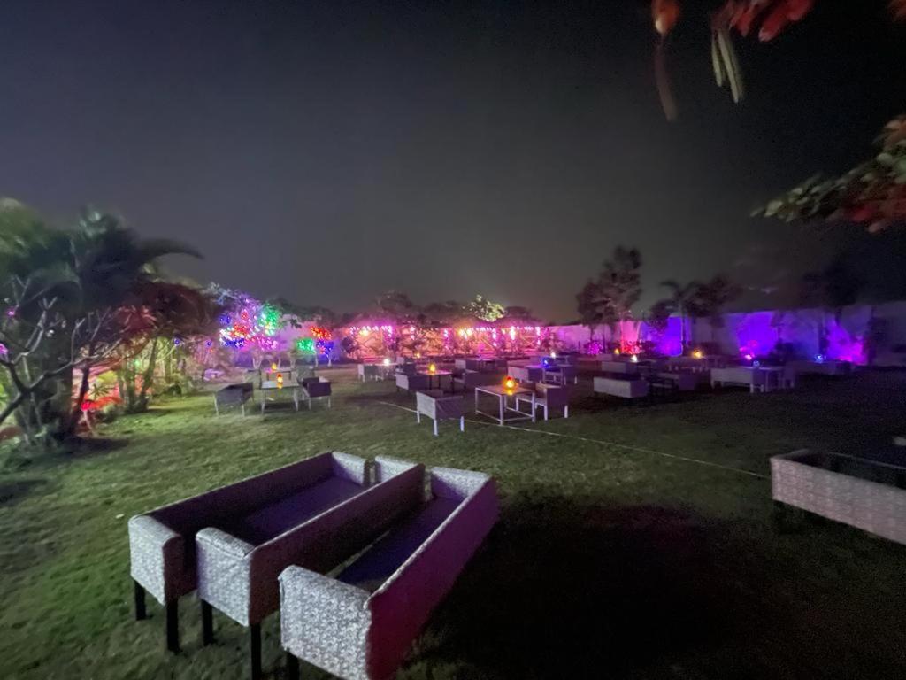 The Black Leaf Hotel Rāipur Kültér fotó